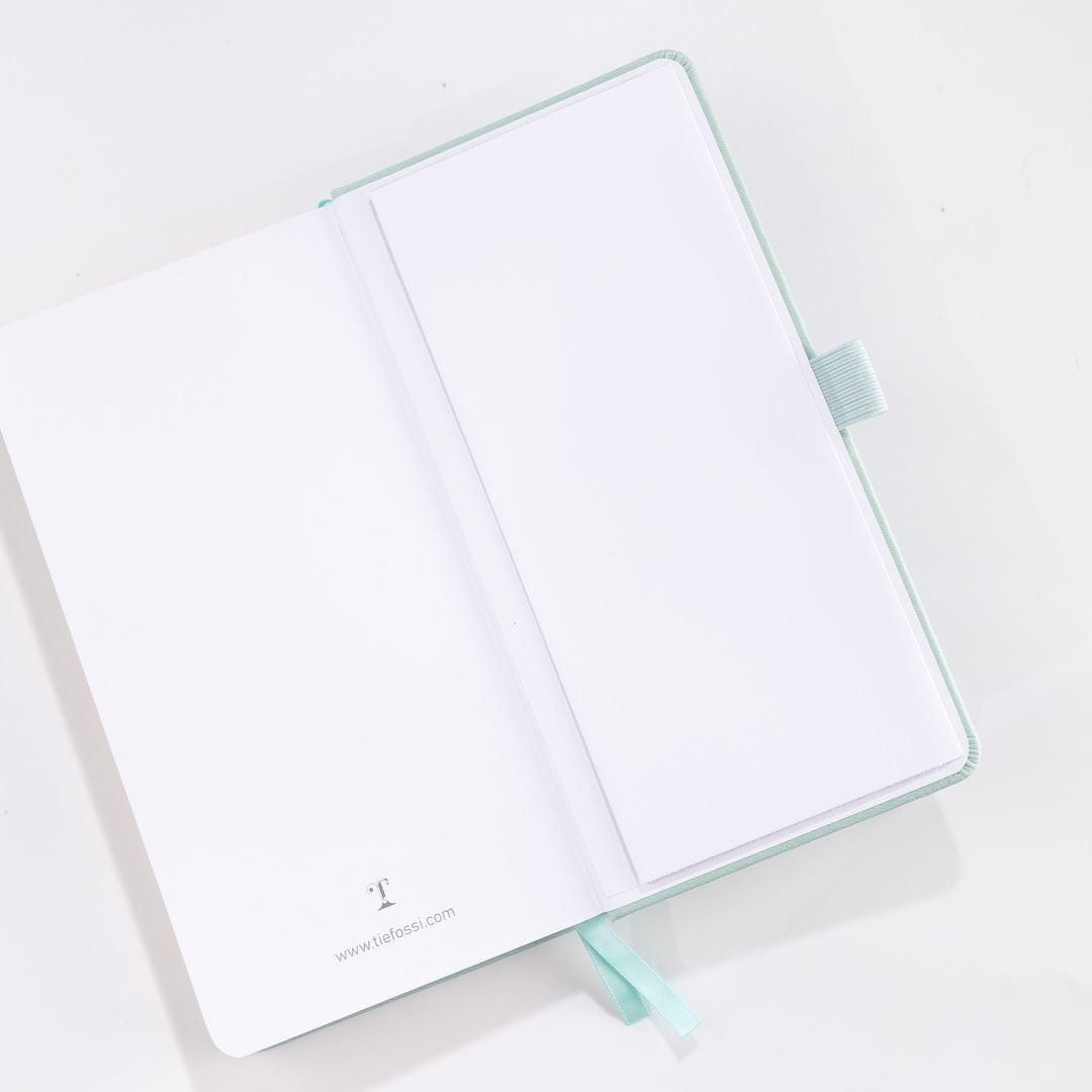 Sakura &amp; Cat Travelers Notebook - Light Green