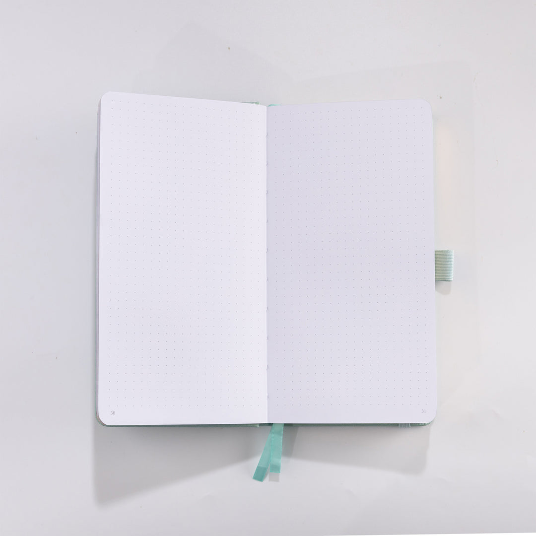 Sakura &amp; Cat Travelers Notebook - Light Green